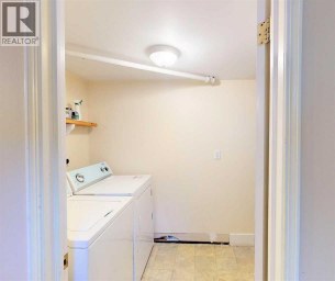 215 10 Avenue NE Calgary Alberta photo 20