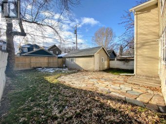 215 10 Avenue NE Calgary Alberta photo 25