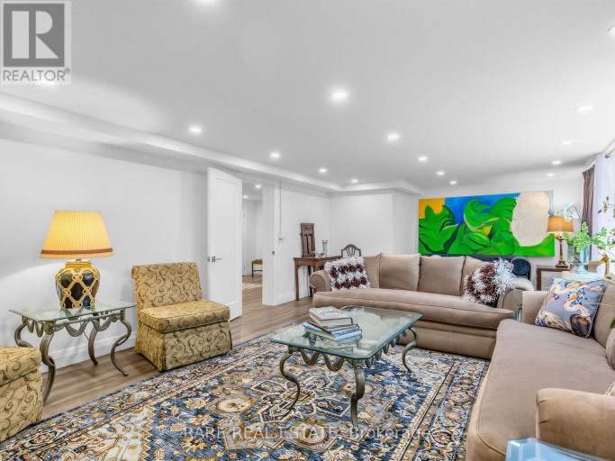 LOWER - 2 LEANDER COURT, Toronto (O'Connor-Parkview), Ontario, M4B2W1