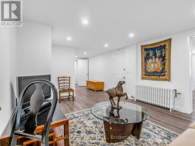 LOWER - 2 LEANDER COURT, Toronto (O'Connor-Parkview), Ontario, M4B2W1