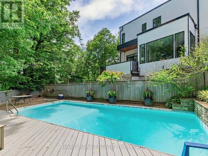LOWER - 2 LEANDER COURT, Toronto (O'Connor-Parkview), Ontario, M4B2W1