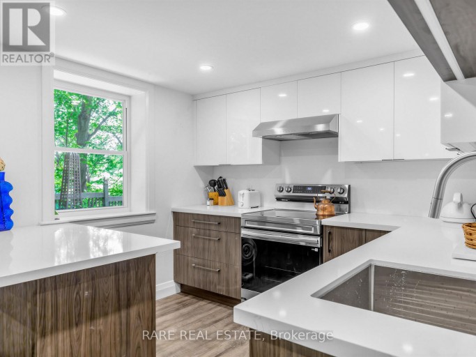 LOWER - 2 LEANDER COURT, Toronto (O'Connor-Parkview), Ontario, M4B2W1