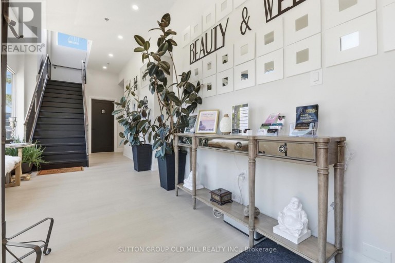 19 - SALON - 8611 WESTON ROAD, Vaughan (East Woodbridge), Ontario, L4L9P1