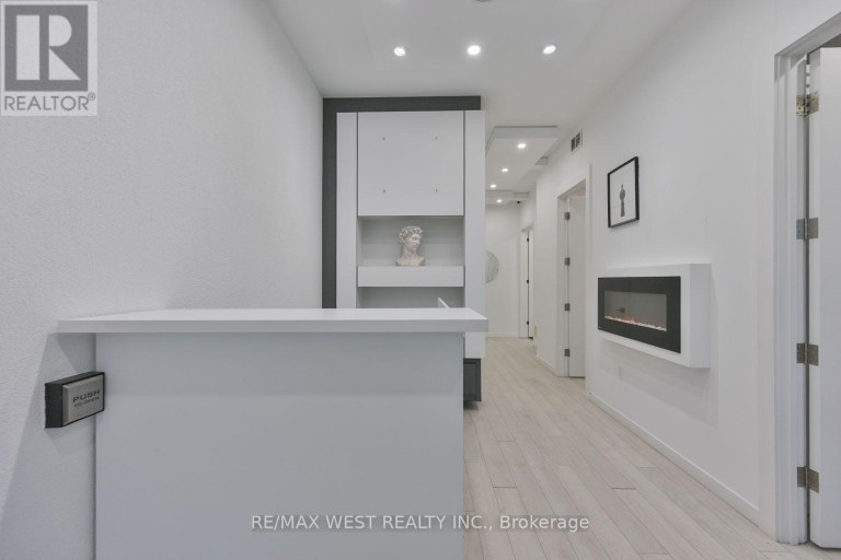 2 - 401 KLEINBURG SUMMIT WAY, Vaughan (Kleinburg), Ontario, L4H4T1