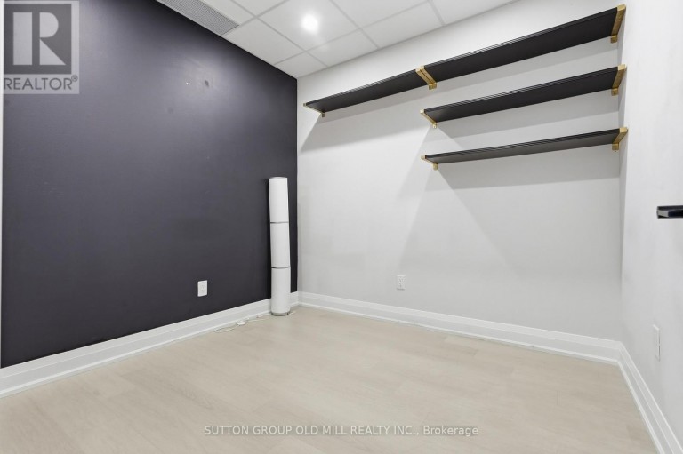19 - SUITE - 8611 WESTON ROAD, Vaughan (East Woodbridge), Ontario, L4L9P1
