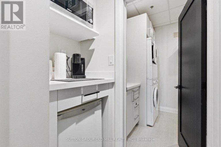 19 - SUITE - 8611 WESTON ROAD, Vaughan (East Woodbridge), Ontario, L4L9P1