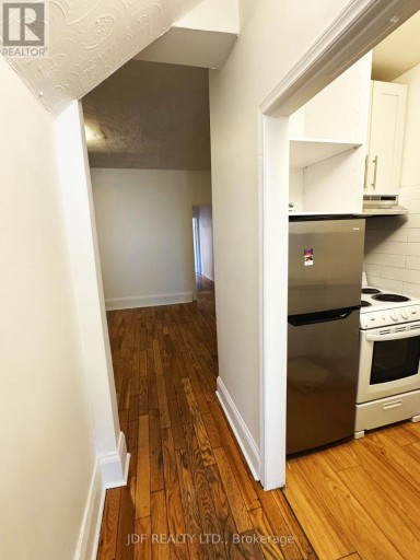 MAIN FLOOR - 383 LANSDOWNE AVENUE, Toronto (Dufferin Grove), Ontario, M6H3Y2