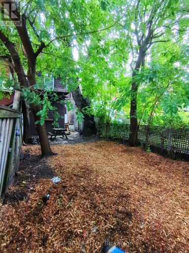 MAIN FLOOR - 383 LANSDOWNE AVENUE, Toronto (Dufferin Grove), Ontario, M6H3Y2