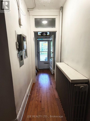 MAIN FLOOR - 383 LANSDOWNE AVENUE, Toronto (Dufferin Grove), Ontario, M6H3Y2