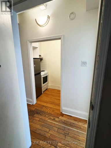 MAIN FLOOR - 383 LANSDOWNE AVENUE, Toronto (Dufferin Grove), Ontario, M6H3Y2