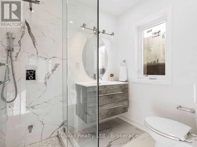 386 COXWELL AVENUE, Toronto (Greenwood-Coxwell), Ontario, M4L3B7