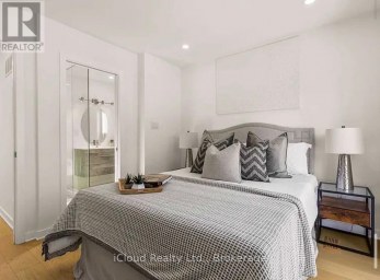 386 COXWELL AVENUE Toronto (Greenwood-Coxwell) Ontario photo 2
