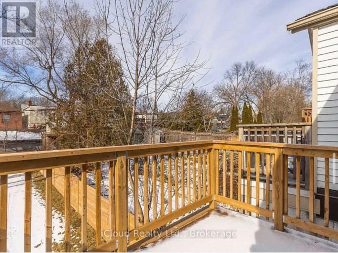 386 COXWELL AVENUE, Toronto (Greenwood-Coxwell), Ontario, M4L3B7