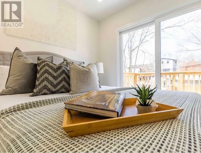 386 COXWELL AVENUE, Toronto (Greenwood-Coxwell), Ontario, M4L3B7