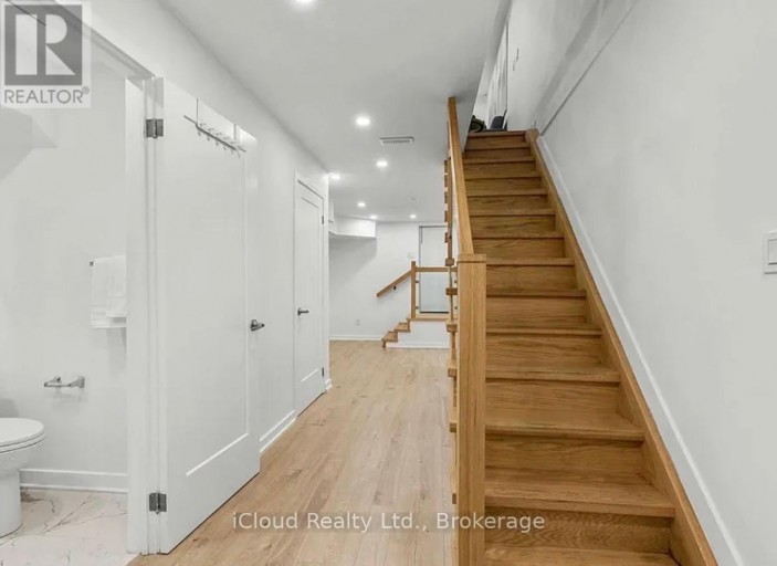 386 COXWELL AVENUE, Toronto (Greenwood-Coxwell), Ontario, M4L3B7