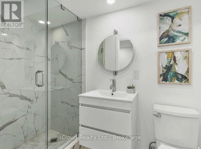 386 COXWELL AVENUE, Toronto (Greenwood-Coxwell), Ontario, M4L3B7