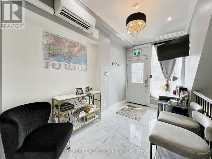 2544 EGLINTON AVENUE W, Toronto (Beechborough-Greenbrook), Ontario, M6M1T1