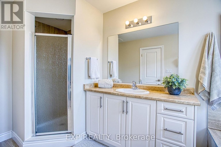 156 MCKNIGHT AVENUE, Hamilton (Waterdown), Ontario, L8B0T7