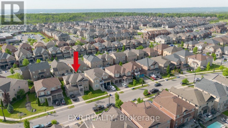 156 MCKNIGHT AVENUE, Hamilton (Waterdown), Ontario, L8B0T7