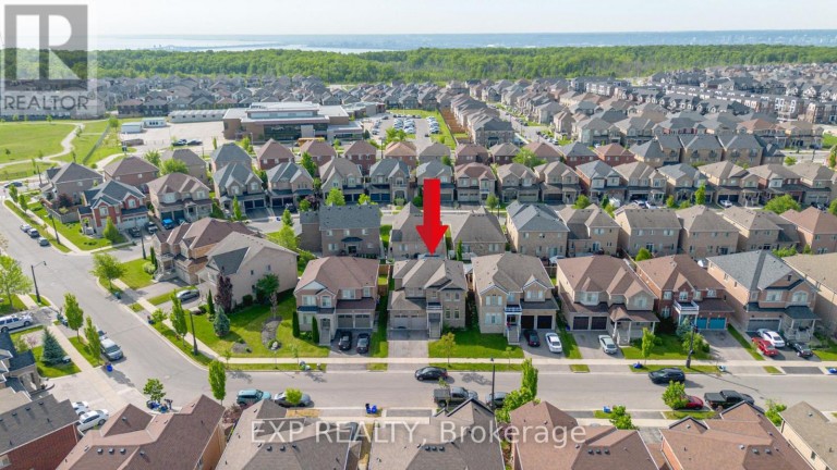 156 MCKNIGHT AVENUE, Hamilton (Waterdown), Ontario, L8B0T7