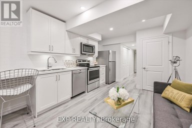 B - 922 LOGAN AVENUE Toronto (Playter Estates-Danforth) Ontario photo 1