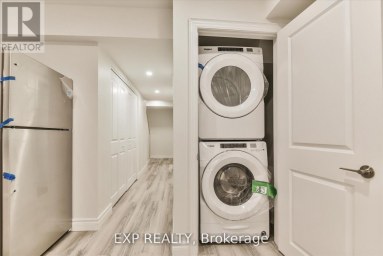 B - 922 LOGAN AVENUE Toronto (Playter Estates-Danforth) Ontario photo 5