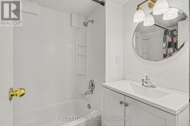 LOWER - 130 LAUDER AVENUE Toronto (Corso Italia-Davenport) Ontario photo 14