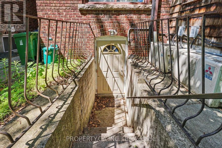LOWER - 130 LAUDER AVENUE, Toronto (Corso Italia-Davenport), Ontario, M6H3E5