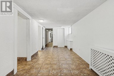 LOWER - 130 LAUDER AVENUE Toronto (Corso Italia-Davenport) Ontario photo 4