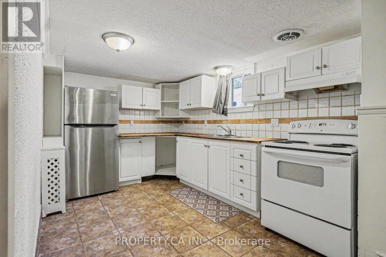 LOWER - 130 LAUDER AVENUE, Toronto (Corso Italia-Davenport), Ontario, M6H3E5