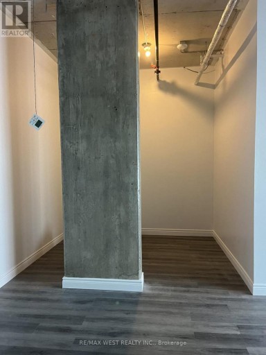 423 - 600 DIXON ROAD, Toronto (West Humber-Clairville), Ontario, M9W1J1