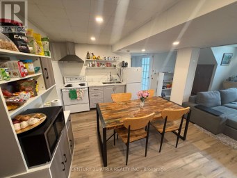 10 IBER COURT Aurora (Aurora Village) Ontario photo 2