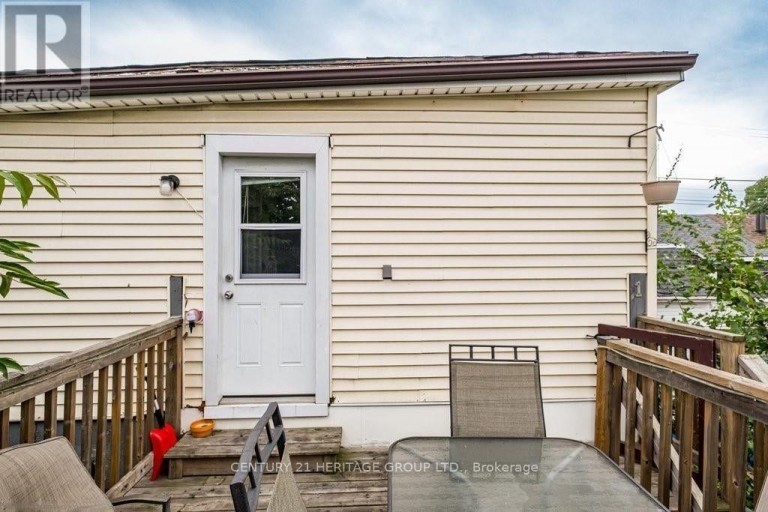 1125 CANNON STREET E, Hamilton (Crown Point), Ontario, L8L2J7
