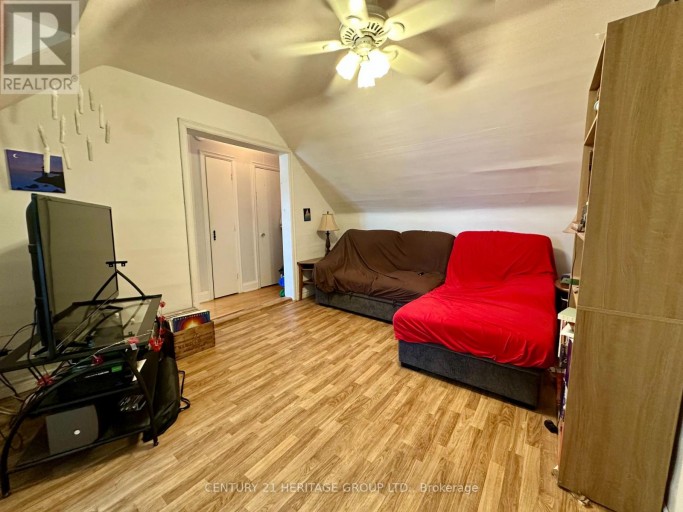 1125 CANNON STREET E, Hamilton (Crown Point), Ontario, L8L2J7