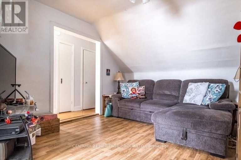 1125 CANNON STREET E, Hamilton (Crown Point), Ontario, L8L2J7