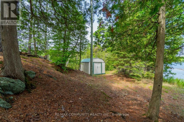 100 & 200 MARBLE LAKE ROAD, Frontenac (Frontenac North), Ontario, K0H1K0
