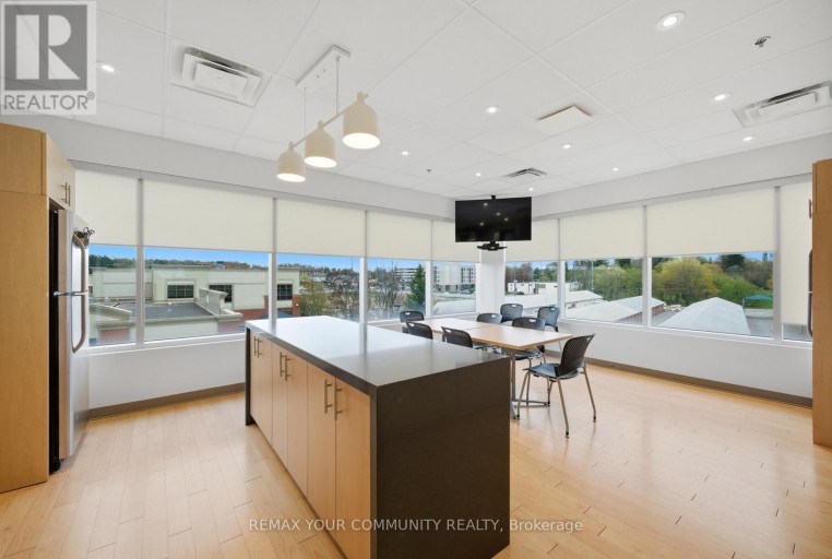 230 WELLINGTON STREET E, Aurora (Bayview Wellington), Ontario, L4G1J5
