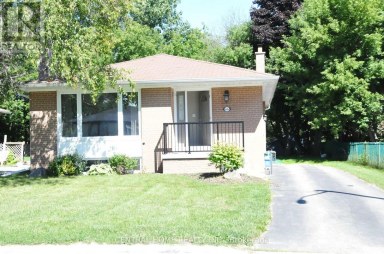 66 COLLINS CRESCENT Aurora (Aurora Heights) Ontario photo 1