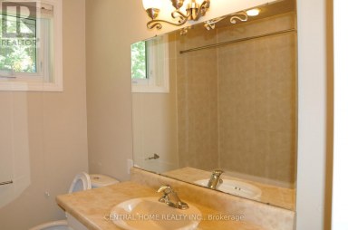 66 COLLINS CRESCENT Aurora (Aurora Heights) Ontario photo 9
