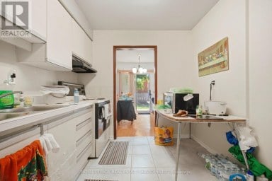 21 - 345 MEADOWS BOULEVARD Mississauga (Rathwood) Ontario photo 16
