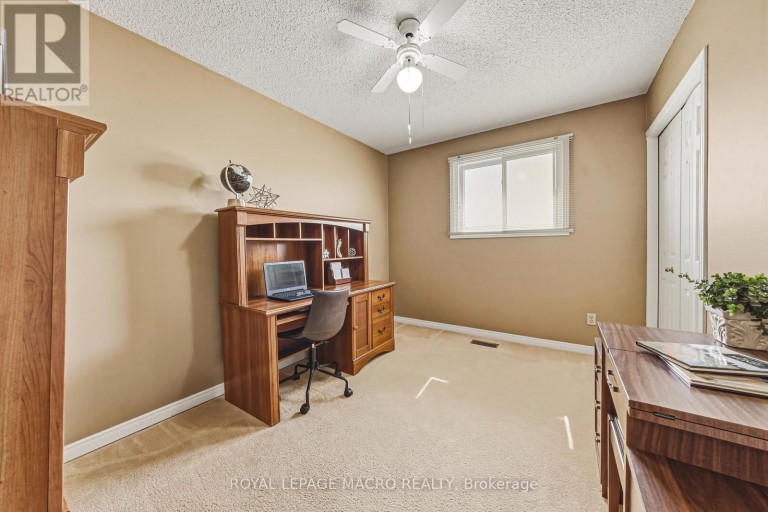 565 STONE CHURCH ROAD W, Hamilton (Gilkson), Ontario, L9B1A5