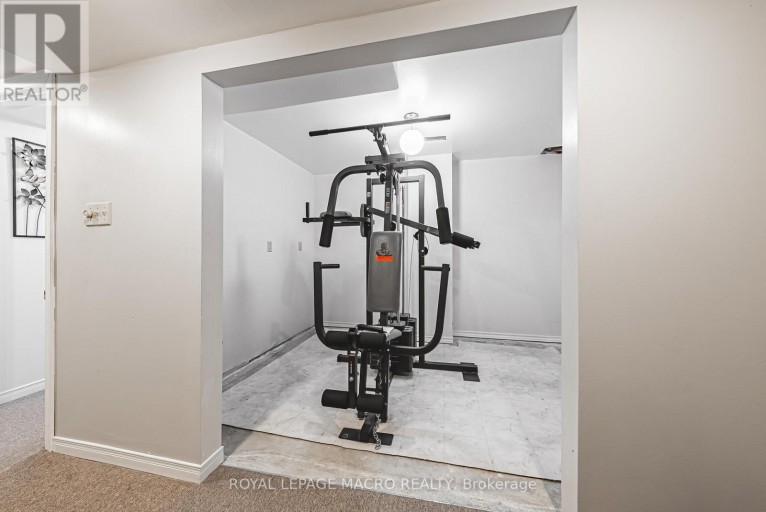 565 STONE CHURCH ROAD W, Hamilton (Gilkson), Ontario, L9B1A5