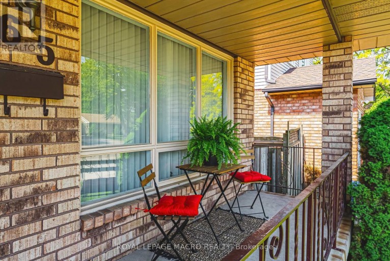 565 STONE CHURCH ROAD W, Hamilton (Gilkson), Ontario, L9B1A5