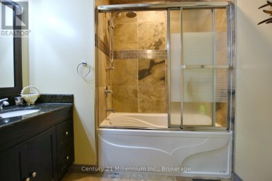 25 BERKELY STREET Wasaga Beach Ontario photo 32