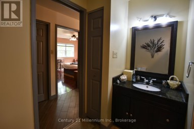 25 BERKELY STREET Wasaga Beach Ontario photo 33