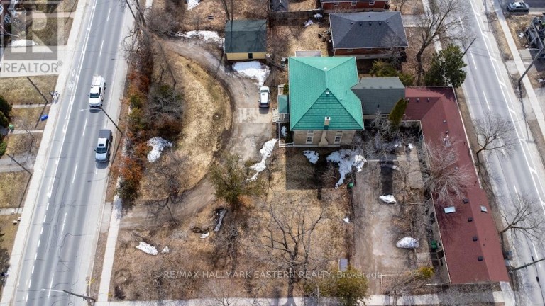 11 ARGYLE STREET, Peterborough (Northcrest Ward 5), Ontario, K9H7M2