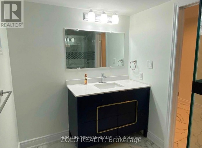 236 BASEM RENFORTH DRIVE, Toronto (Markland Wood), Ontario, M9C2K9