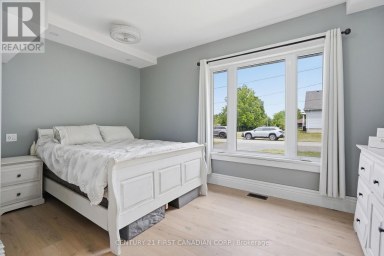 8073 FRANCIS STREET Brooke-Alvinston (Brooke Alvinston) Ontario photo 16
