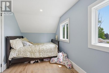 8073 FRANCIS STREET Brooke-Alvinston (Brooke Alvinston) Ontario photo 23
