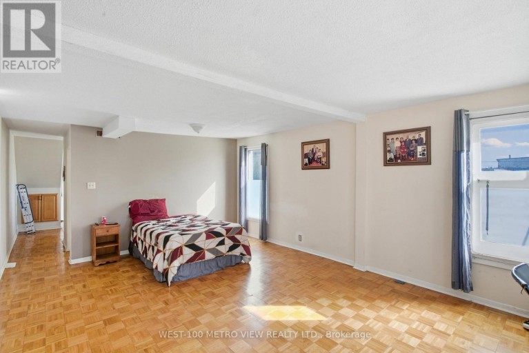 597 BARTON STREET E, Hamilton (Gibson), Ontario, L8L2Z6
